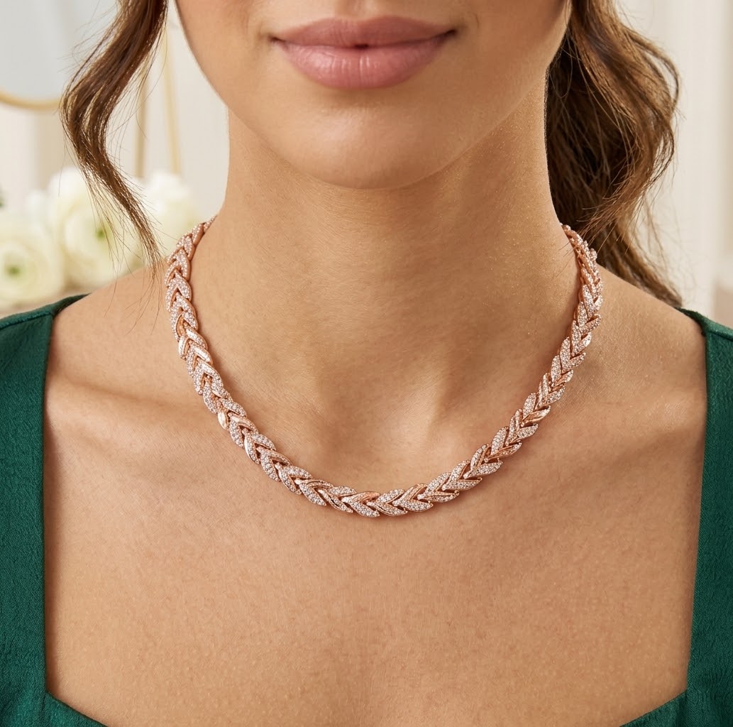 Set Elegante de Collar y Pulsera Hoja Imperial – Acabado Dorado con Pedrería Brilliant